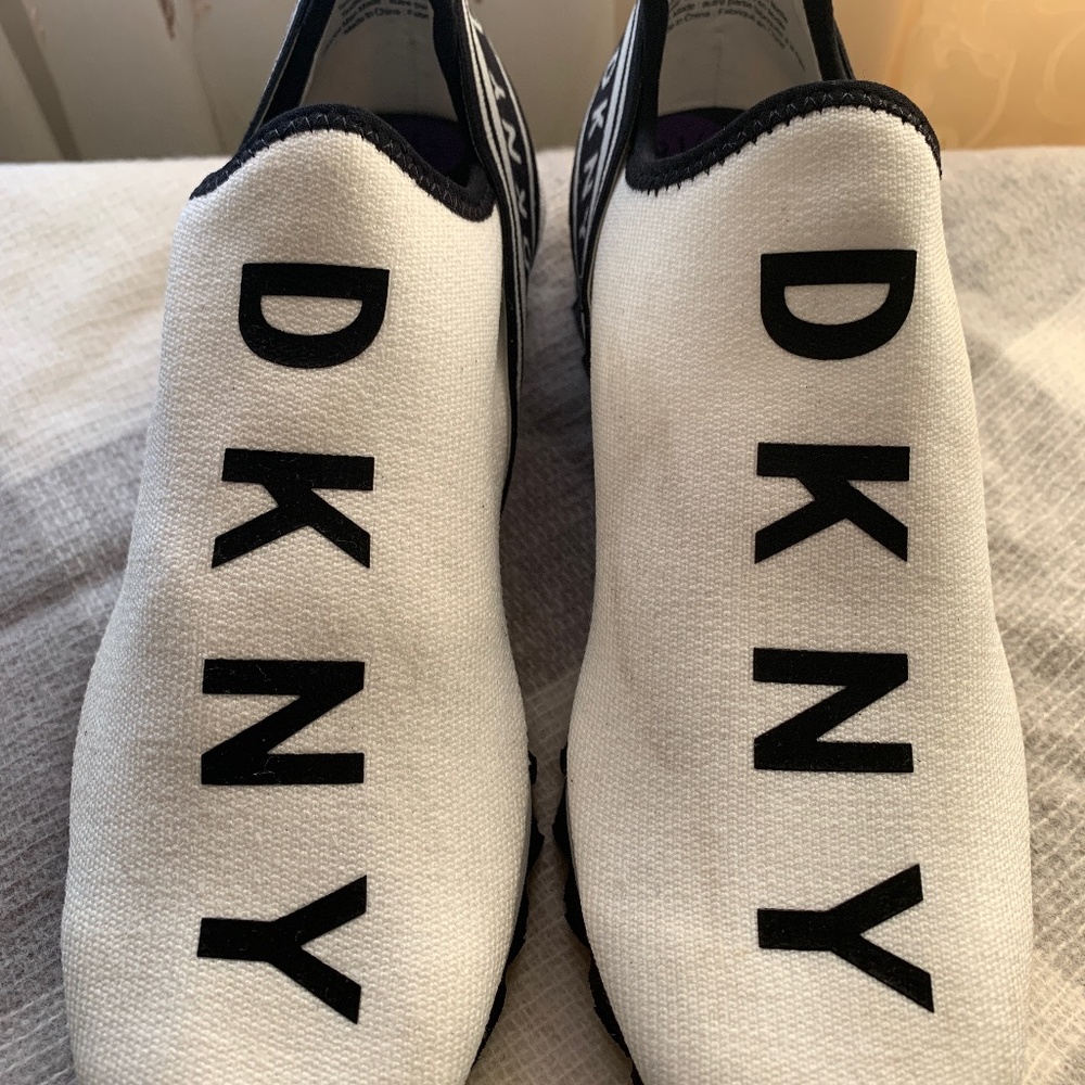 DKNY